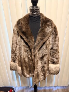 Regina Glenara by Glenoit Faux Fur Cape Brown Vintage Satin Lined Capelet Sz M/L